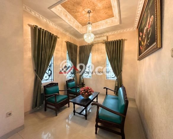 Rumah Mewah Siap Huni LT 267m2 di Cinere, Depok Rumah Mewah Siap Huni LT 267m2 di Cinere, Depok