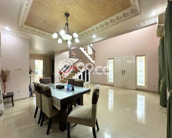 Rumah Mewah Siap Huni LT 267m2 di Cinere, Depok Rumah Mewah Siap Huni LT 267m2 di Cinere, Depok