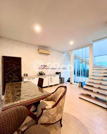 Rumah Strategis Modern Lb 180m2 di Jagakarsa, Jakarta Selatan Rumah Strategis Modern Lb 180m2 di Jagakarsa, Jakarta Selatan