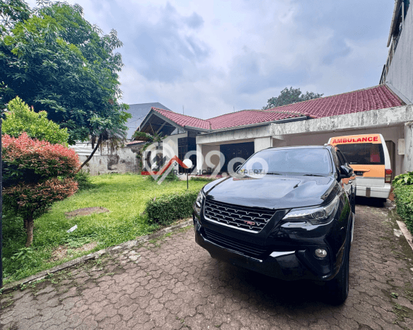 Rumah Nyaman 4 KT LB 500m2 Kondisi Bagus di Kemang Rumah Nyaman 4 KT LB 500m2 Kondisi Bagus di Kemang