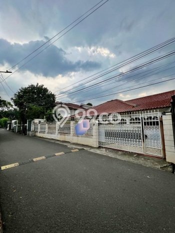 Ready to Use! Premium House LT 441m2 Desain Modern di Fatmawati Ready to Use! Premium House LT 441m2 Desain Modern di Fatmawati
