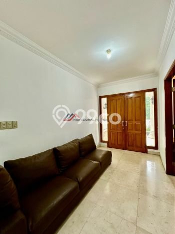 Jual Rumah Luas Megah Dengan View Cantik di Kemang, Jakarta Selatan Jual Rumah Luas Megah Dengan View Cantik di Kemang, Jakarta Selatan