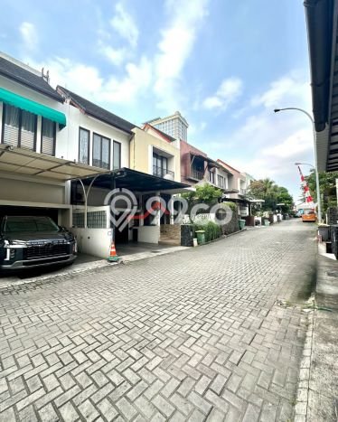 Ready to Use! Premium House LT 201m2 Desain Elegan di Veteran Ready to Use! Premium House LT 201m2 Desain Elegan di Veteran