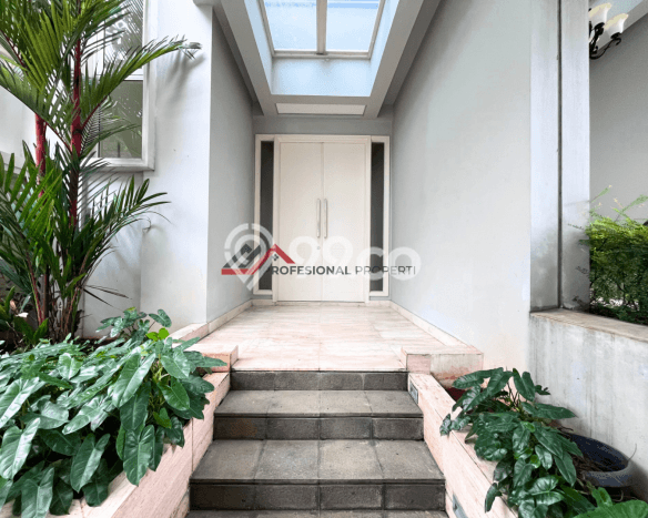 Rumah Mewah LB 378m2 Siap Huni Desain Elegan di Lebak Bulus, Jakarta Selatan Rumah Mewah LB 378m2 Siap Huni Desain Elegan di Lebak Bulus, Jakarta Selatan