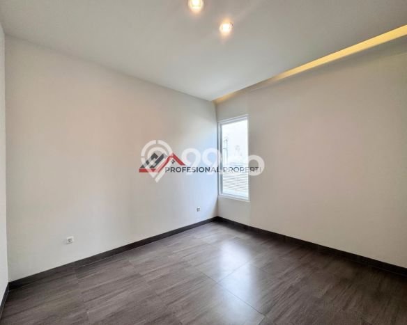 Rumah Luxury Modern Tanpa Renovasi di Lebak Bulus Jakarta Selatan Rumah Luxury Modern Tanpa Renovasi di Lebak Bulus Jakarta Selatan
