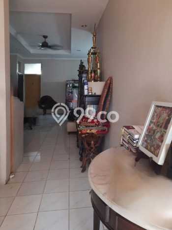 Kesempatan Emas Memiliki Rumah LT 180m2m² / LB 160m2m² di Kawasan Bisnis Bintaro, Tangerang Selatan Kesempatan Emas Memiliki Rumah LT 180m2m² / LB 160m2m² di Kawasan Bisnis Bintaro, Tangerang Selatan
