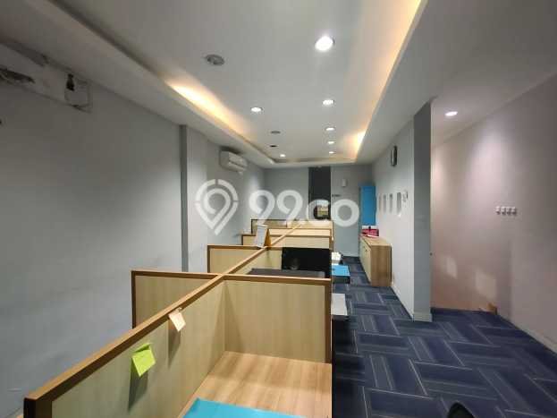 Kantor Kawasan Bintaro, Luas 139m², Kawasan Bisnis, Ramai Kantor Kawasan Bintaro, Luas 139m², Kawasan Bisnis, Ramai