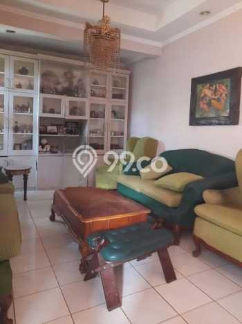 Kesempatan Emas Memiliki Rumah LT 180m2m² / LB 160m2m² di Kawasan Bisnis Bintaro, Tangerang Selatan Kesempatan Emas Memiliki Rumah LT 180m2m² / LB 160m2m² di Kawasan Bisnis Bintaro, Tangerang Selatan