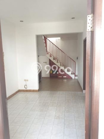 Dijual Hunian Rumah Terawat 3 KT di Bintaro, Tangerang Selatan Dijual Hunian Rumah Terawat 3 KT di Bintaro, Tangerang Selatan