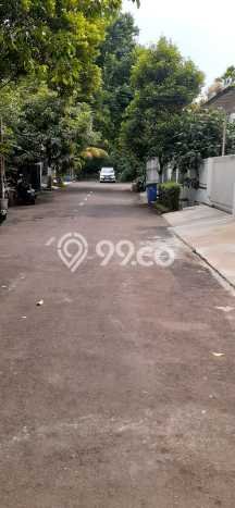 Rumah Luas Asri 3 KT Siap Pakai di Bintaro Tangerang Selatan Rumah Luas Asri 3 KT Siap Pakai di Bintaro Tangerang Selatan