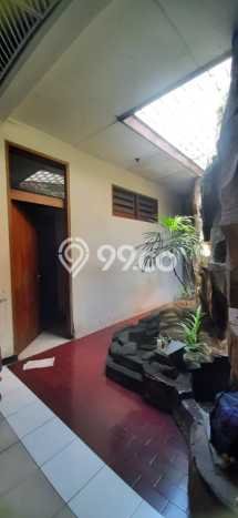 Dijual Rumah Luas Elegan Dengan View Eksklusif di Bintaro, Jakarta Selatan Dijual Rumah Luas Elegan Dengan View Eksklusif di Bintaro, Jakarta Selatan