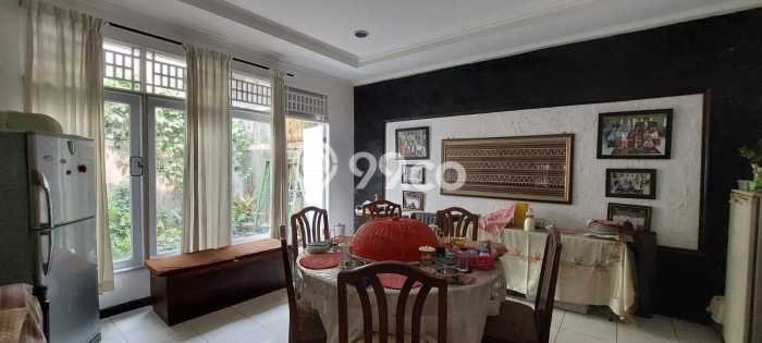 Rumah Elit LB 250m2 Siap Huni Desain Elegan di Bintaro, Tangerang Selatan Rumah Elit LB 250m2 Siap Huni Desain Elegan di Bintaro, Tangerang Selatan