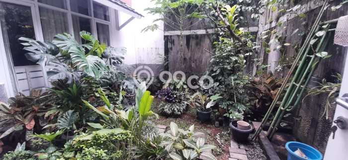 Rumah Elit LB 250m2 Siap Huni Desain Elegan di Bintaro, Tangerang Selatan Rumah Elit LB 250m2 Siap Huni Desain Elegan di Bintaro, Tangerang Selatan