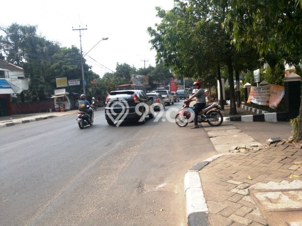 Lahan Strategis di Kebayoran Lama Dijual dengan Luas 917m2 Lahan Strategis di Kebayoran Lama Dijual dengan Luas 917m2