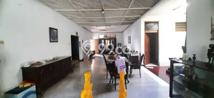 Dijual Rumah Luas Elegan Dengan View Eksklusif di Bintaro, Jakarta Selatan Dijual Rumah Luas Elegan Dengan View Eksklusif di Bintaro, Jakarta Selatan
