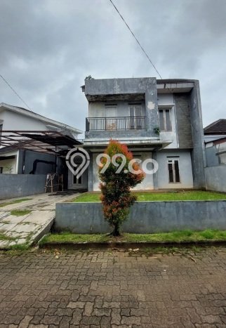 For Sale Rumah 3 Kamar Lokasi Ideal Bagus dan Strategis di Ciputat For Sale Rumah 3 Kamar Lokasi Ideal Bagus dan Strategis di Ciputat