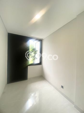 KESEMPATAN EMAS! Rumah Premium area Lakarsantri, Surabaya, Luas 180m2m² LB 380m2m² KESEMPATAN EMAS! Rumah Premium area Lakarsantri, Surabaya, Luas 180m2m² LB 380m2m²