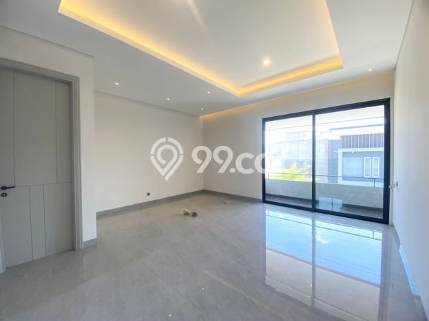 Rumah Luxury Modern Tanpa Renovasi di Pakuwon Indah Surabaya Rumah Luxury Modern Tanpa Renovasi di Pakuwon Indah Surabaya