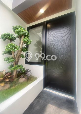 KESEMPATAN EMAS! Rumah Premium area Lakarsantri, Surabaya, Luas 180m2m² LB 380m2m² KESEMPATAN EMAS! Rumah Premium area Lakarsantri, Surabaya, Luas 180m2m² LB 380m2m²