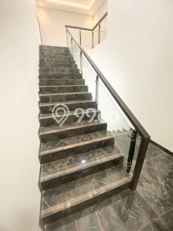 Rumah Nyaman Sambikerep, Lingkungan Tenang - LT 210m2m² Rumah Nyaman Sambikerep, Lingkungan Tenang - LT 210m2m²