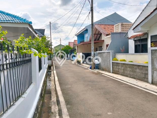 Rumah Modern 5 KT di Bintaro Tangerang Selatan Unfurnished Rumah Modern 5 KT di Bintaro Tangerang Selatan Unfurnished