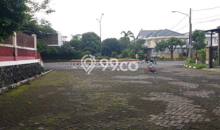 For Sale Hunian Mewah Klasik di Tangerang Selatan For Sale Hunian Mewah Klasik di Tangerang Selatan