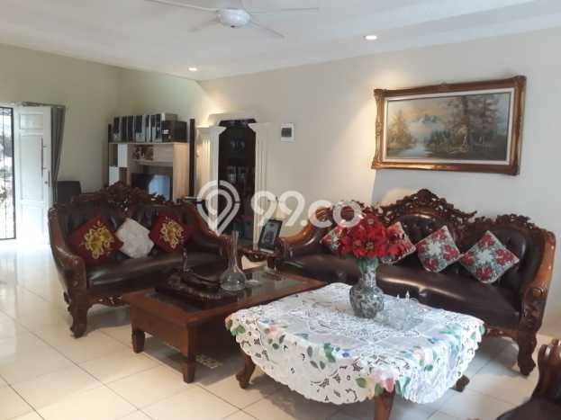 For Sale Hunian Mewah Klasik di Tangerang Selatan For Sale Hunian Mewah Klasik di Tangerang Selatan