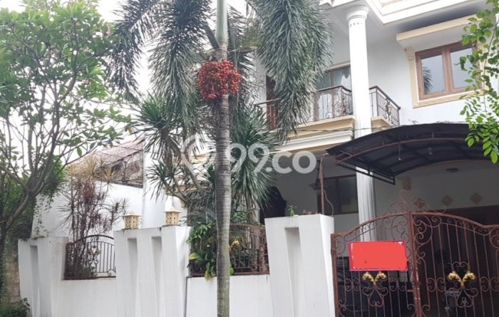Rumah Mewah Akses Mudah di Tangerang Selatan Unfurnished Rumah Mewah Akses Mudah di Tangerang Selatan Unfurnished