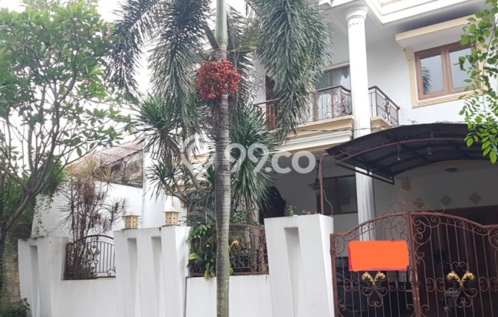 Rumah Mewah Akses Mudah di Tangerang Selatan Unfurnished Rumah Mewah Akses Mudah di Tangerang Selatan Unfurnished
