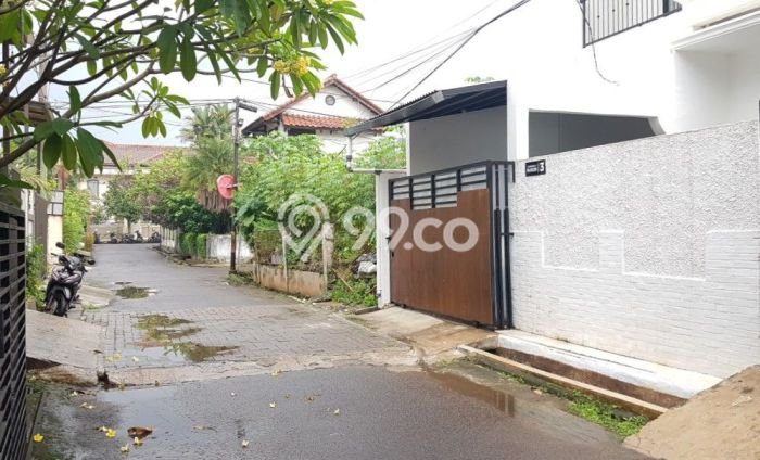 For Sale Hunian Rumah Terawat 4 KT di Bintaro, Tangerang Selatan For Sale Hunian Rumah Terawat 4 KT di Bintaro, Tangerang Selatan