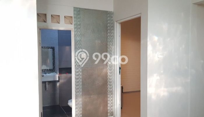 Dijual Hunian Rumah Terawat 5 KT di Petukangan, Jakarta Selatan Dijual Hunian Rumah Terawat 5 KT di Petukangan, Jakarta Selatan