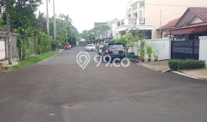 Dijual Hunian Rumah Terawat 5 KT di Petukangan, Jakarta Selatan Dijual Hunian Rumah Terawat 5 KT di Petukangan, Jakarta Selatan