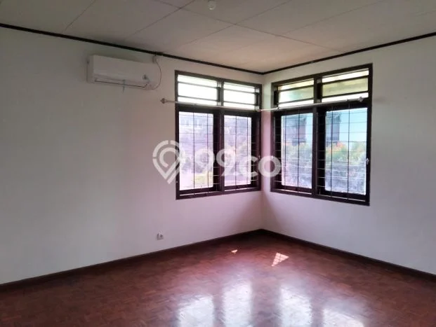 Rumah sewa siap pakai 4 KT di Petukangan, Jakarta Selatan Rumah sewa siap pakai 4 KT di Petukangan, Jakarta Selatan