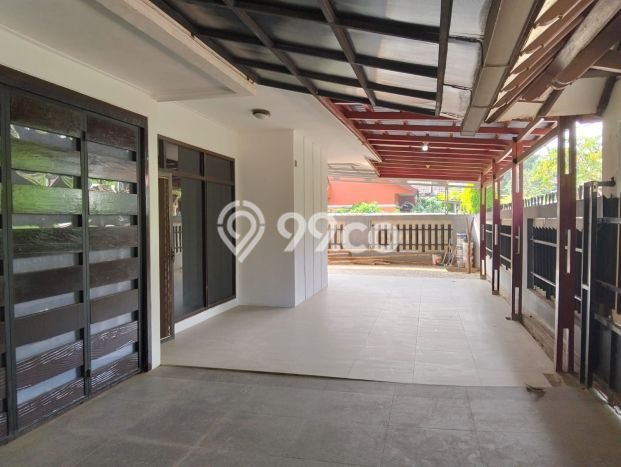 Rumah sewa siap pakai 4 KT di Petukangan, Jakarta Selatan Rumah sewa siap pakai 4 KT di Petukangan, Jakarta Selatan