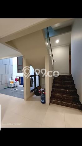 Rumah Elit Modern Siap Huni di Petukangan Jakarta Selatan Rumah Elit Modern Siap Huni di Petukangan Jakarta Selatan