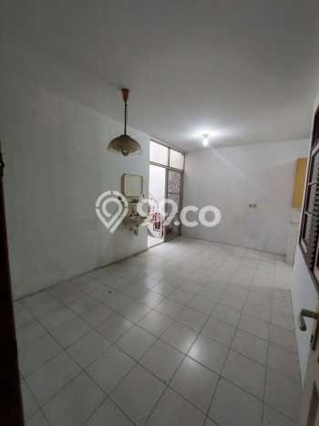 Disewakan Rumah Murah di Bintaro Tangerang Selatan dengan 5 Kamar Tidur Disewakan Rumah Murah di Bintaro Tangerang Selatan dengan 5 Kamar Tidur