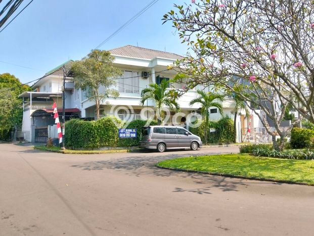 Hunian Mewah LB 280m2 Siap Huni Desain Elegan di Bintaro, Tangerang Selatan Hunian Mewah LB 280m2 Siap Huni Desain Elegan di Bintaro, Tangerang Selatan