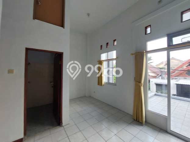 Disewakan Rumah Murah di Bintaro Tangerang Selatan dengan 5 Kamar Tidur Disewakan Rumah Murah di Bintaro Tangerang Selatan dengan 5 Kamar Tidur