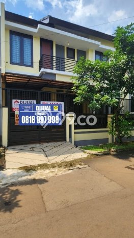 Hunian Mewah LB 150m2 Siap Huni Desain Elegan di Bintaro, Tangerang Selatan Hunian Mewah LB 150m2 Siap Huni Desain Elegan di Bintaro, Tangerang Selatan