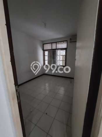 Disewakan Rumah Murah di Bintaro Tangerang Selatan dengan 5 Kamar Tidur Disewakan Rumah Murah di Bintaro Tangerang Selatan dengan 5 Kamar Tidur