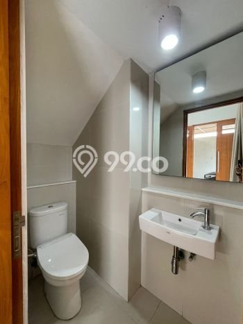 Hunian Mewah Siap Huni LT 140m2 di Tebet, Jakarta Selatan Hunian Mewah Siap Huni LT 140m2 di Tebet, Jakarta Selatan