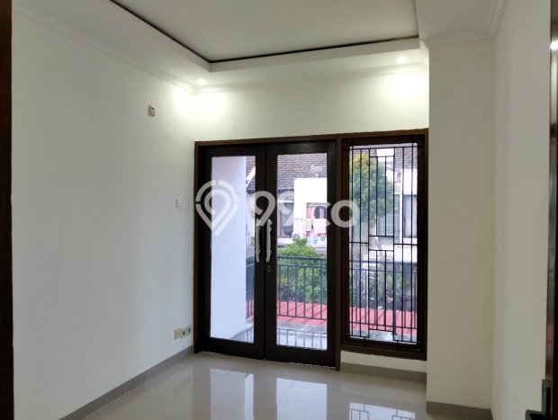 Rumah Modern 4 KT di Bintaro Tangerang Selatan Unfurnished Rumah Modern 4 KT di Bintaro Tangerang Selatan Unfurnished