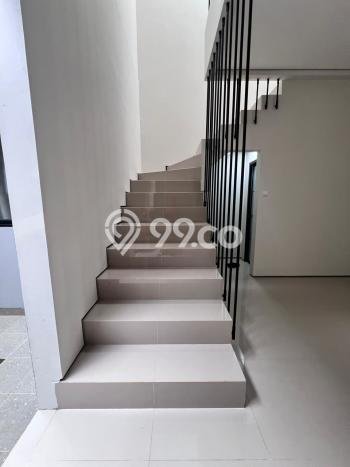 Rumah Minimalis 4 KT di Bintaro Tangerang Selatan Semi Furnished Rumah Minimalis 4 KT di Bintaro Tangerang Selatan Semi Furnished