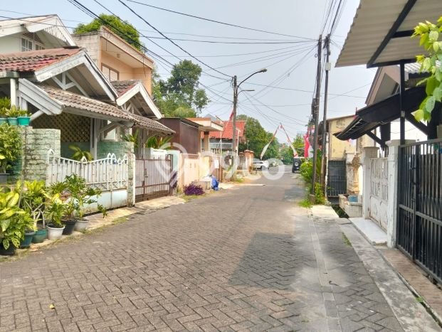 For Sale Hunian Rumah Nyaman 4 Kamar di Bintaro, Tangerang Selatan For Sale Hunian Rumah Nyaman 4 Kamar di Bintaro, Tangerang Selatan