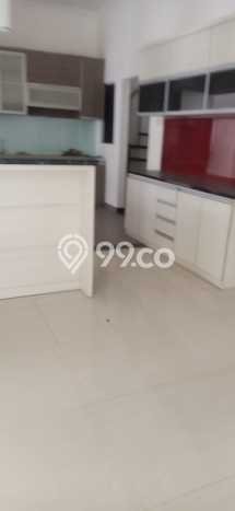 Rumah Asri di Tebet, 4 KT, Luas 165m² Bangunan 320m² Rumah Asri di Tebet, 4 KT, Luas 165m² Bangunan 320m²