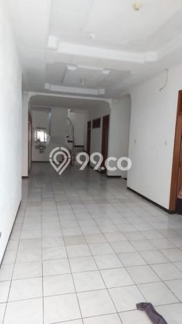 Rumah Nyaman di Tebet, 4 KT, Area Strategis, Luas 150m² LB 200m² Rumah Nyaman di Tebet, 4 KT, Area Strategis, Luas 150m² LB 200m²