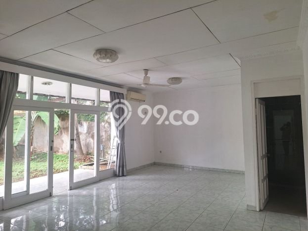 Rumah sewa siap huni 4 KT di Kemang, Jakarta Selatan Rumah sewa siap huni 4 KT di Kemang, Jakarta Selatan
