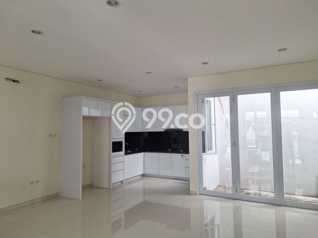 Hunian Elit LB 180m2 Siap Pakai Desain Elegan di Jati Padang, Jakarta Selatan Hunian Elit LB 180m2 Siap Pakai Desain Elegan di Jati Padang, Jakarta Selatan