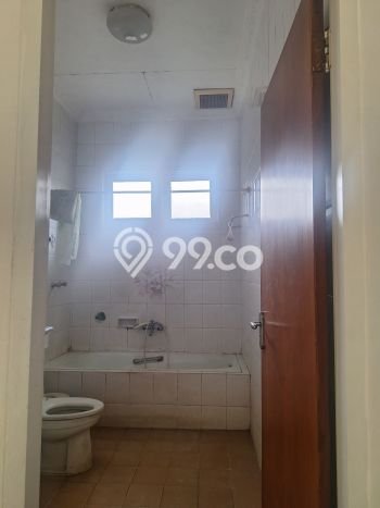 Rumah sewa siap pakai 4 Kamar Tidur di Kemang, Jakarta Selatan Rumah sewa siap pakai 4 Kamar Tidur di Kemang, Jakarta Selatan