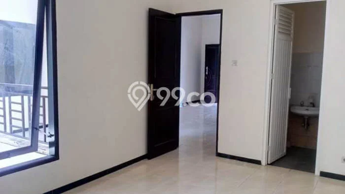 Lokasi terbaik! Rumah siap huni dikontrakkan di Jambangan LB 120m2 Lokasi terbaik! Rumah siap huni dikontrakkan di Jambangan LB 120m2